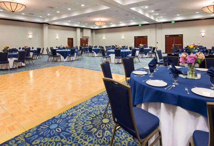 בית מלון כפרי Best Western Plus Waynesboro