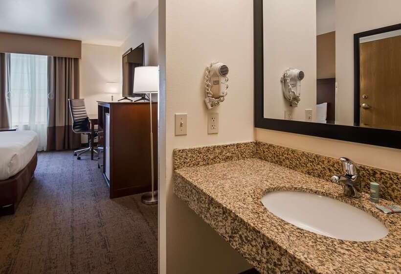 Отель Best Western Yellowstone Crossing