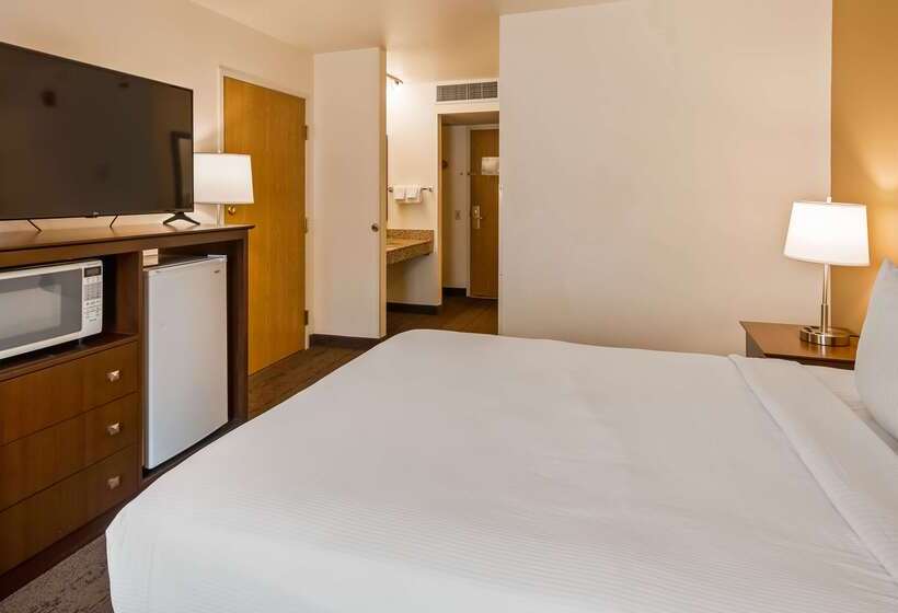 Отель Best Western Yellowstone Crossing