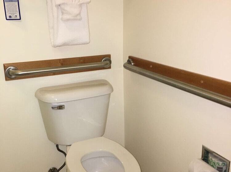 Отель Best Western Yellowstone Crossing