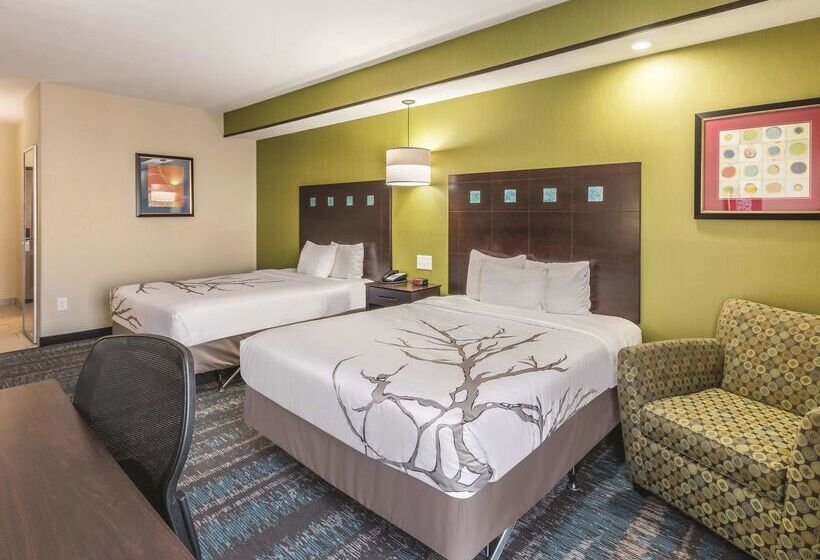 בית מלון כפרי La Quinta By Wyndham Dallas Grand Prairie South