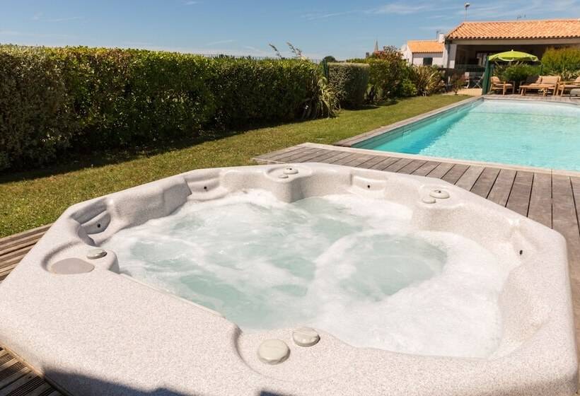 ホテル Les Vignes De La Chapelle, The Originals Relais