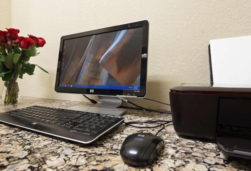 فندق Quality Inn