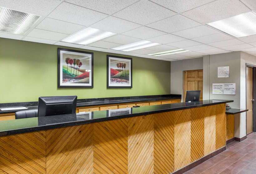 בית מלון כפרי Ramada By Wyndham Platte City Kci Airport