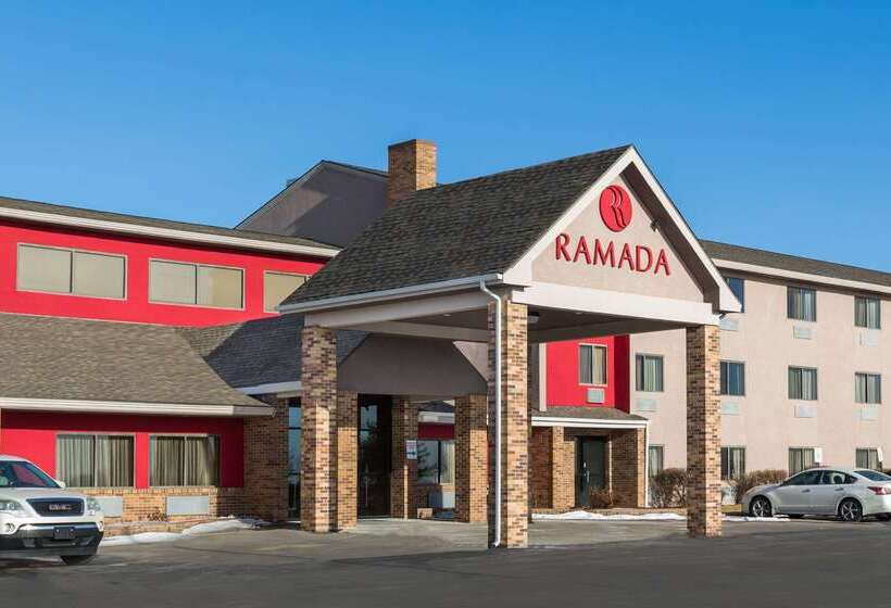 בית מלון כפרי Ramada By Wyndham Platte City Kci Airport