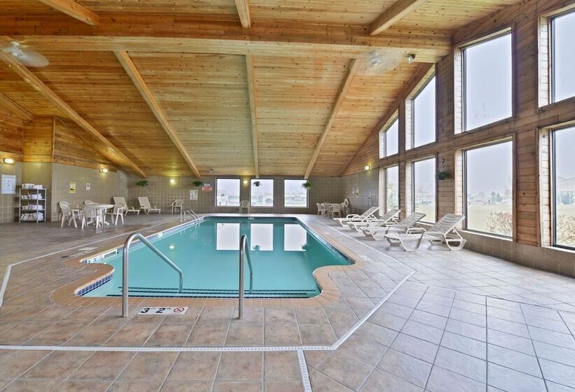בית מלון כפרי Ramada By Wyndham Platte City Kci Airport