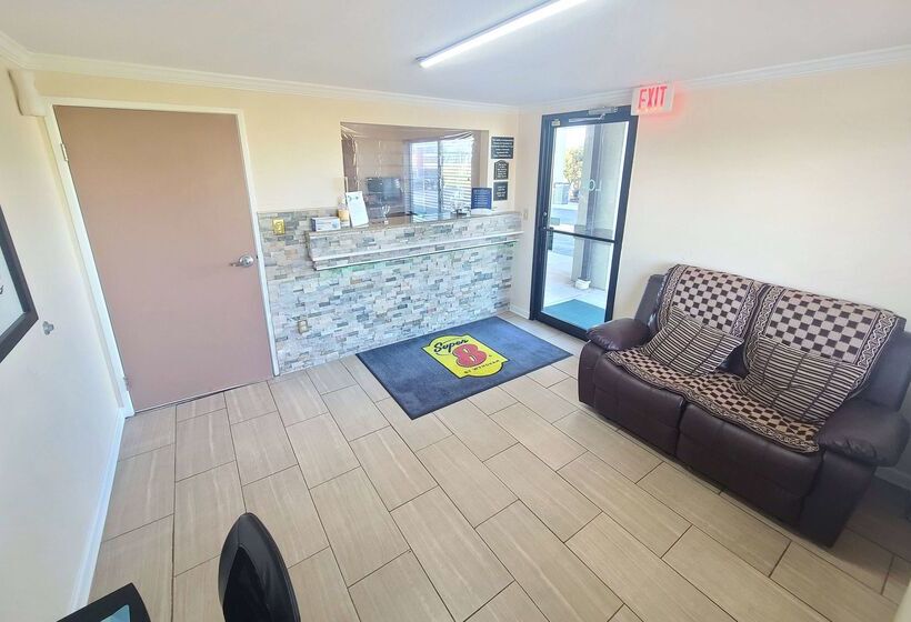 فندق Super 8 By Wyndham Mcgehee