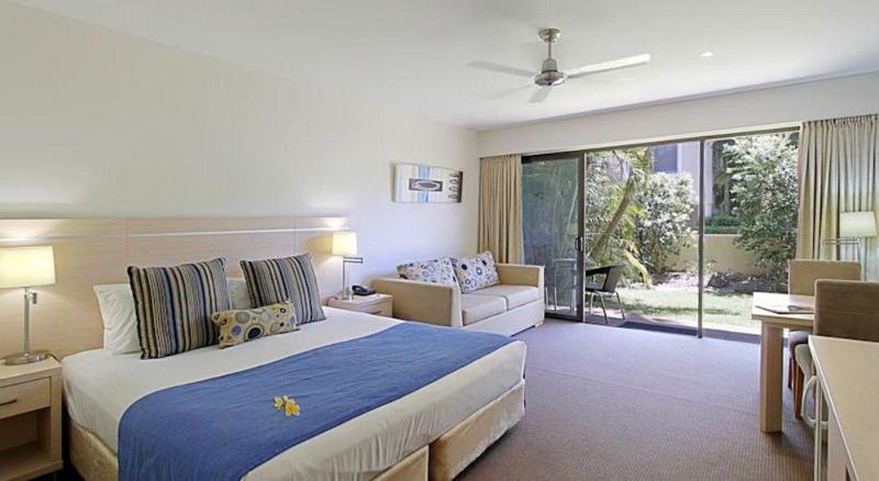 هتل Waves  Byron Bay