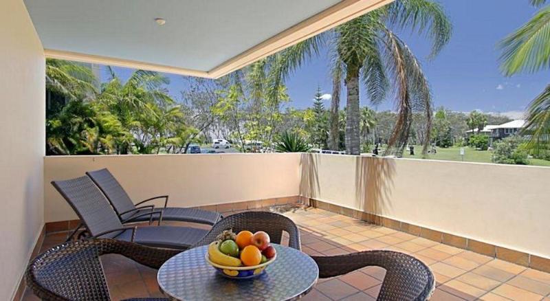 هتل Waves  Byron Bay