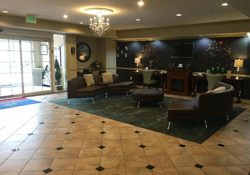 בית מלון כפרי Candlewood Suites La Porte, An Ihg