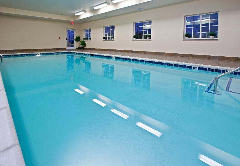 בית מלון כפרי Candlewood Suites Louisville North, An Ihg