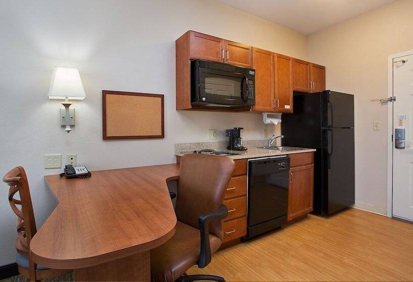 هتل Candlewood Suites Tuscaloosa, An Ihg