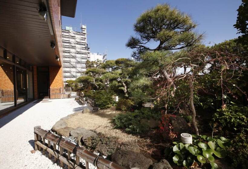 בית מלון כפרי Central