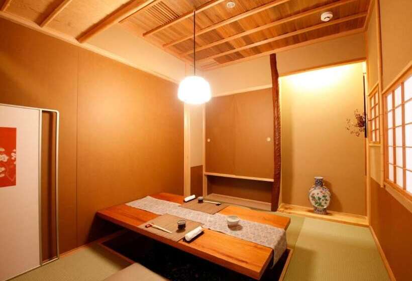 בית מלון כפרי Central