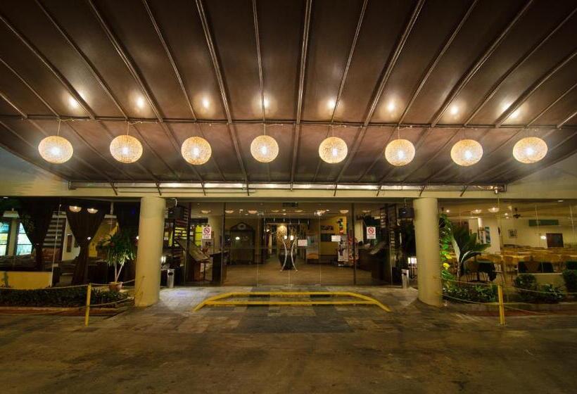 هتل Coral Bay Resort