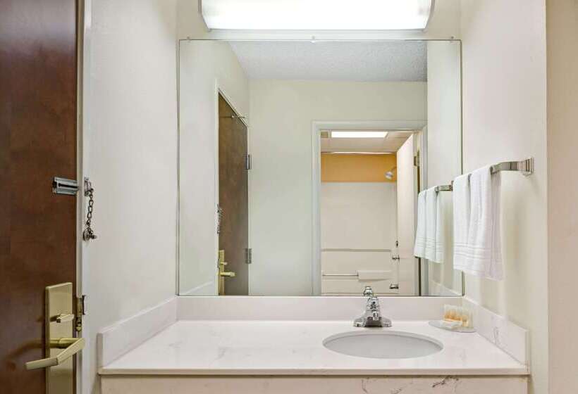 ホテル Days Inn By Wyndham Burlington East