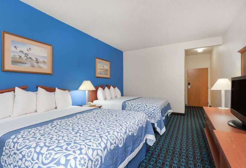 هتل Days Inn & Suites By Wyndham Cambridge