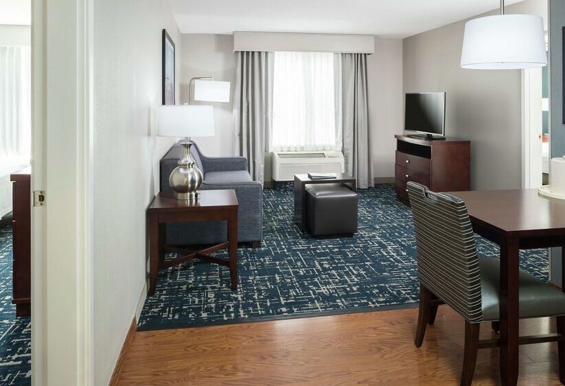 هتل Homewood Suites By Hilton  Fresno Airport/clovis, Ca