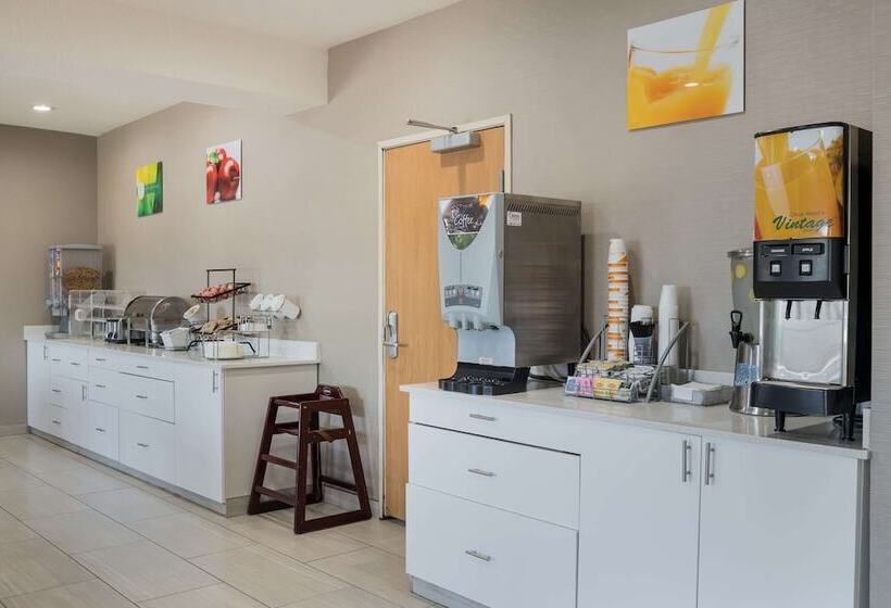 Sonesta Essential Hotels Blue Springs