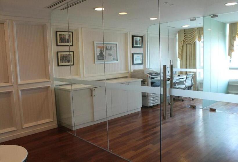 فندق Royale Chulan Damansara