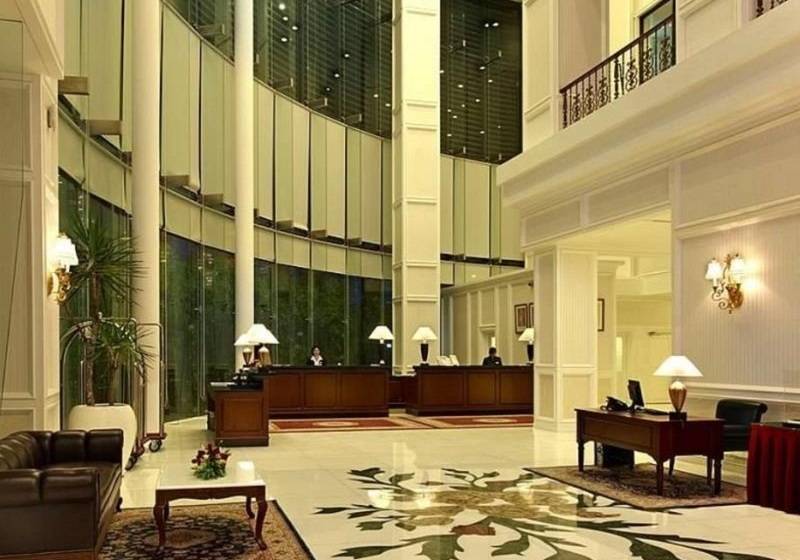 فندق Royale Chulan Damansara