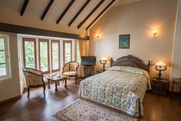 هتل The Bala's Holiday Chalet