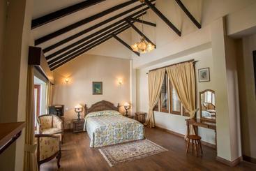 هتل The Bala's Holiday Chalet
