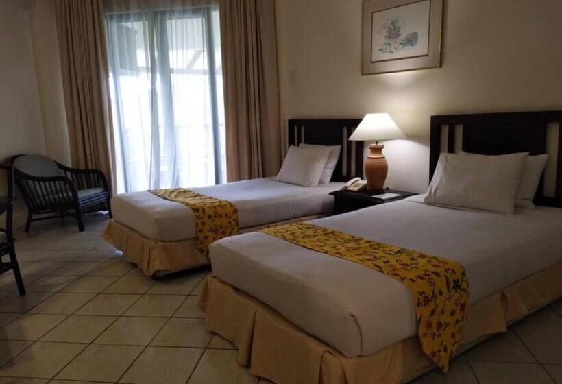 هتل The Orient Star Resort Lumut