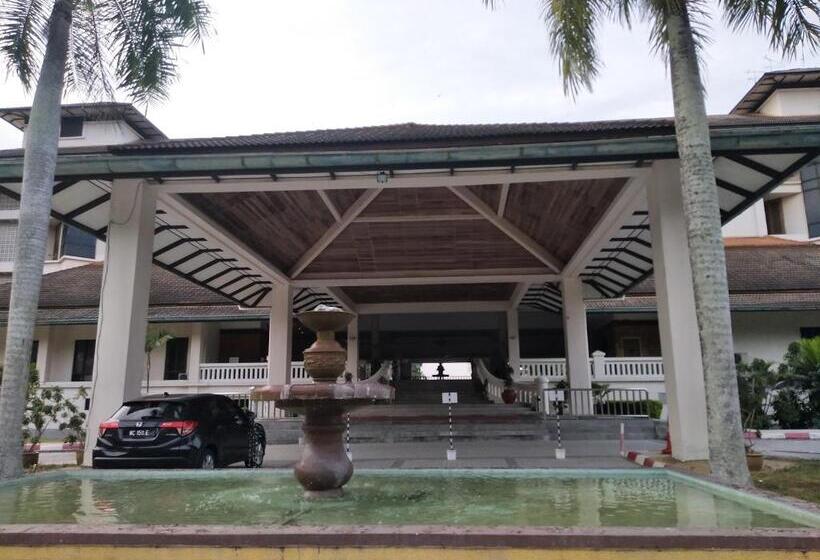 هتل The Orient Star Resort Lumut