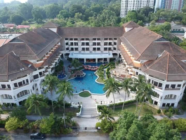 هتل The Orient Star Resort Lumut