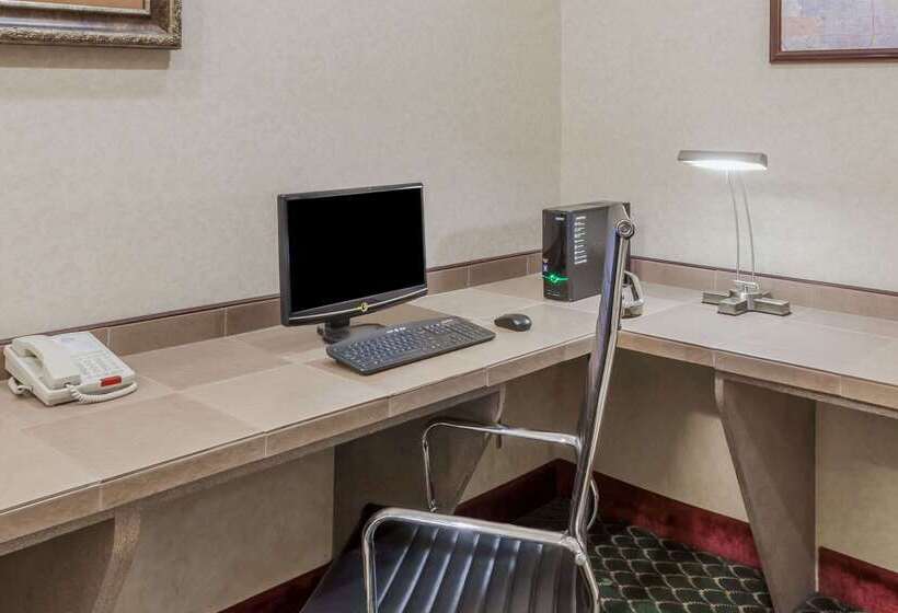 هتل Days Inn & Suites By Wyndham Pasadena