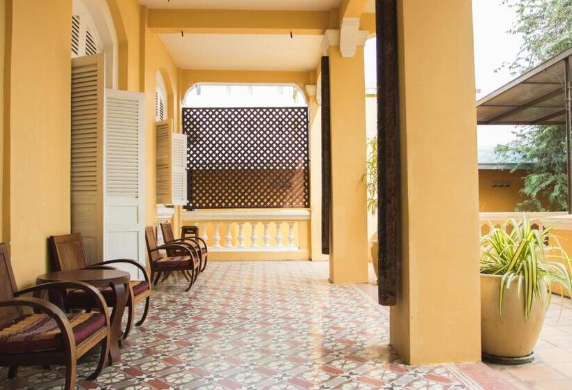 فندق La Villa