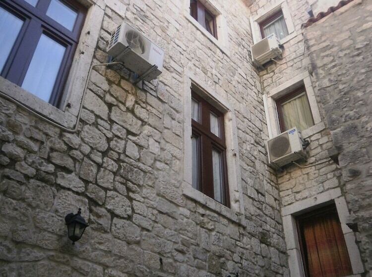 هتل Palace Stafileo