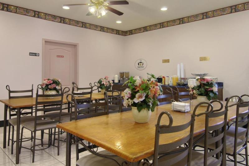 Hotel Texas Inn And Suites Rgv