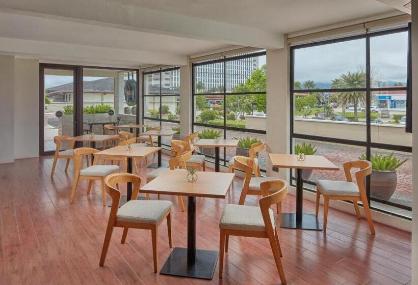 ホテル Holiday Inn & Suites Batangas Limapark, An Ihg