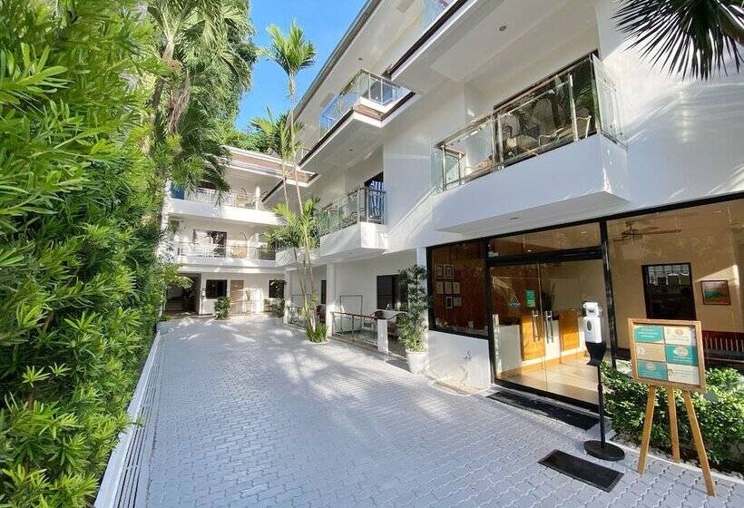 בית מלון כפרי Jony S Beach Resort