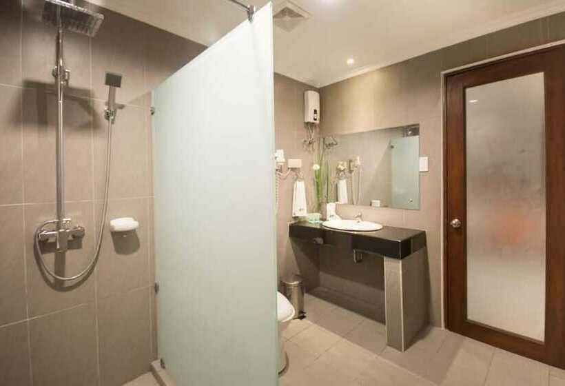 בית מלון כפרי Jony S Beach Resort