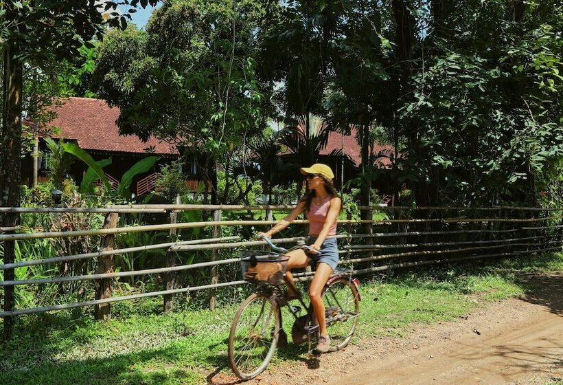 هتل La Folie Lodge