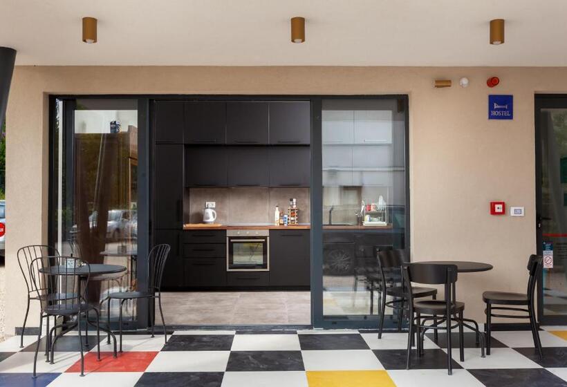 Subtub Hostel Makarska