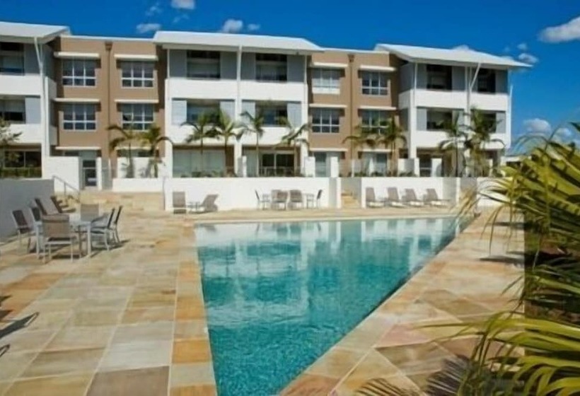 בית מלון כפרי Chancellor Executive Apartments