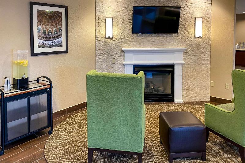 호텔 Comfort Inn Dekalb  Adjacent The University