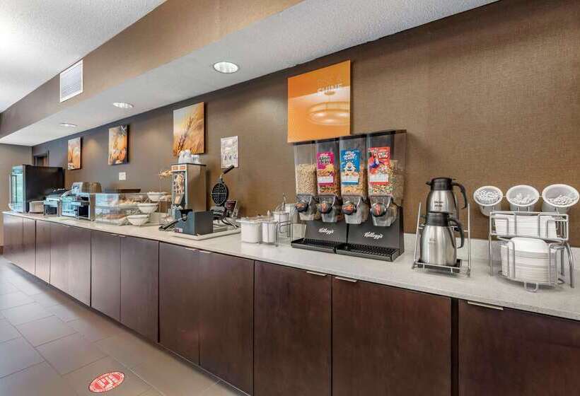 בית מלון כפרי Comfort Suites Auburn Near I69