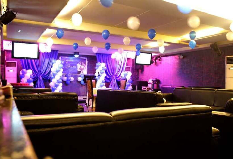 هتل Manila Grand Opera