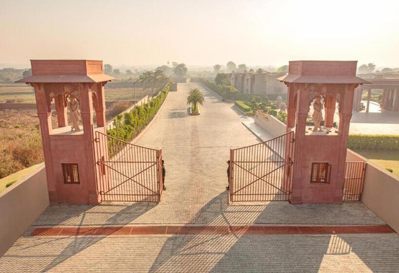 בית מלון כפרי Orchha Palace And Convention Centre