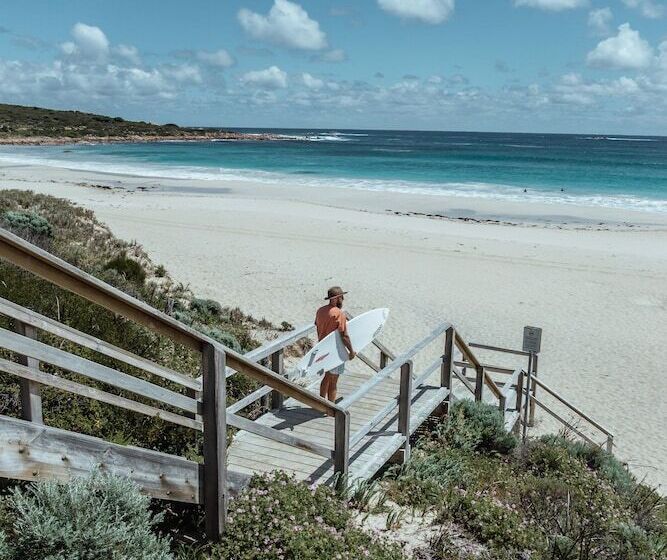 فندق Smiths Beach Resort