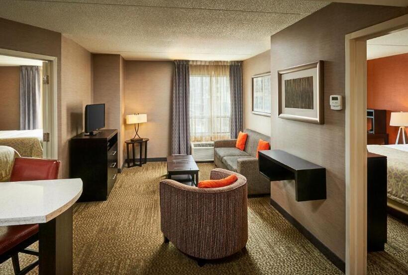 هتل Staybridge Suites Hamilton Downtown, An Ihg