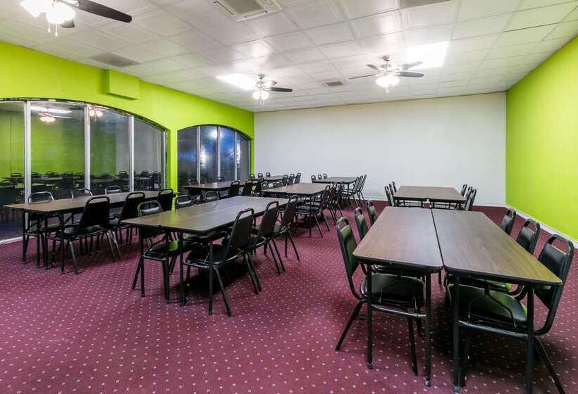 בית מלון כפרי Super 8 By Wyndham Ft Stockton