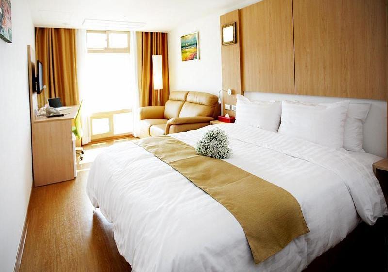 Apple Tree Hotel
