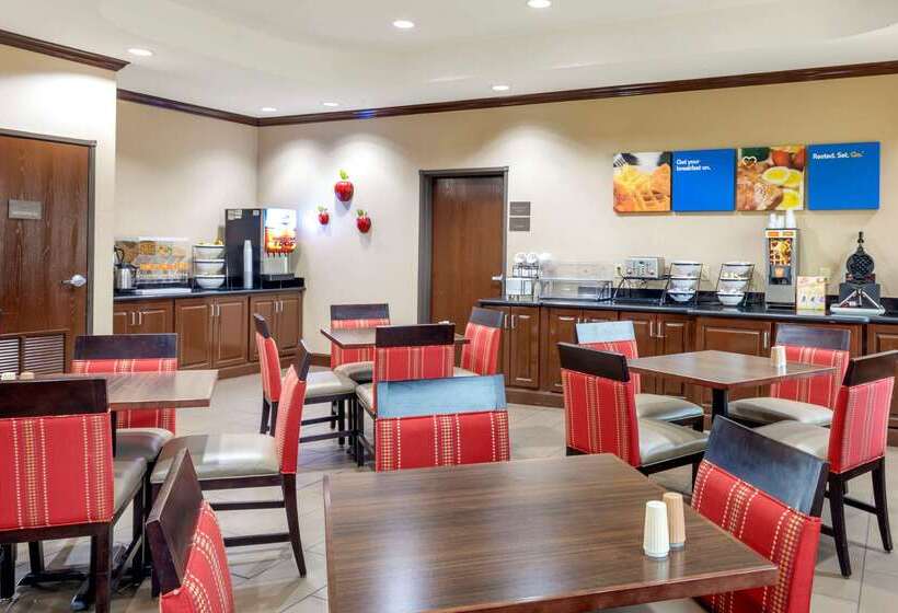 בית מלון כפרי Comfort Inn Near Unt