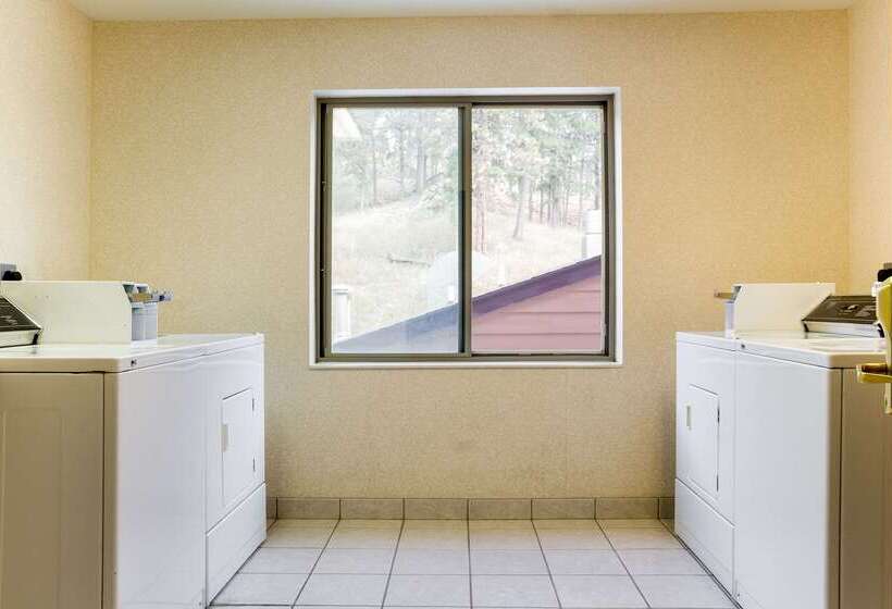هتل Comfort Inn & Suites